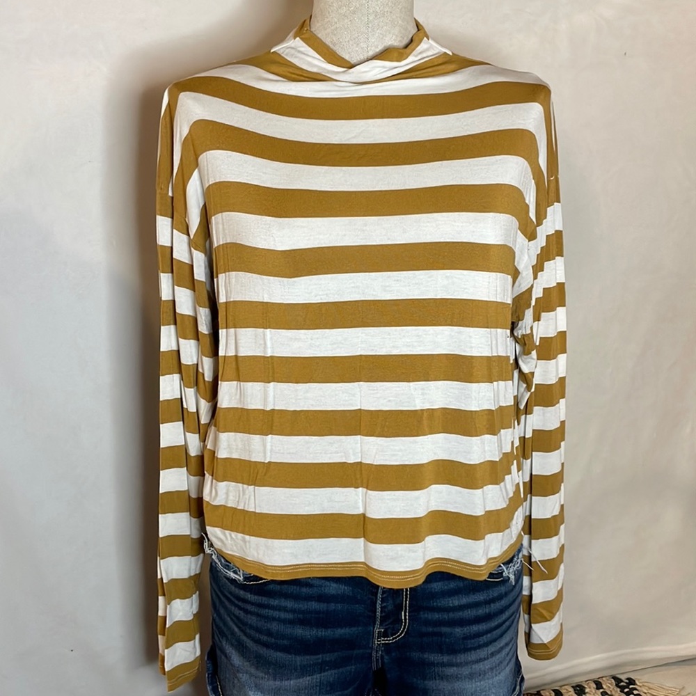 BKE striped mock neck. Layering top. Size small